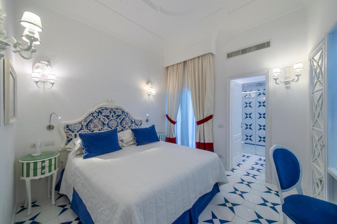 Standard Double Room with Shared Terrace,944486740:JPEG