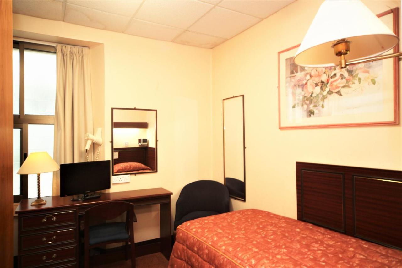 Single Room,943936060:JPEG
