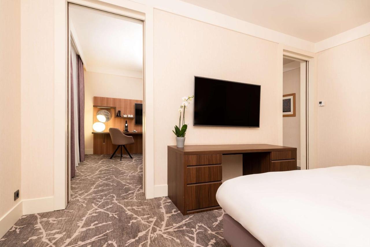 Suite Junior Lit King-Size avec Pièce à Vivre