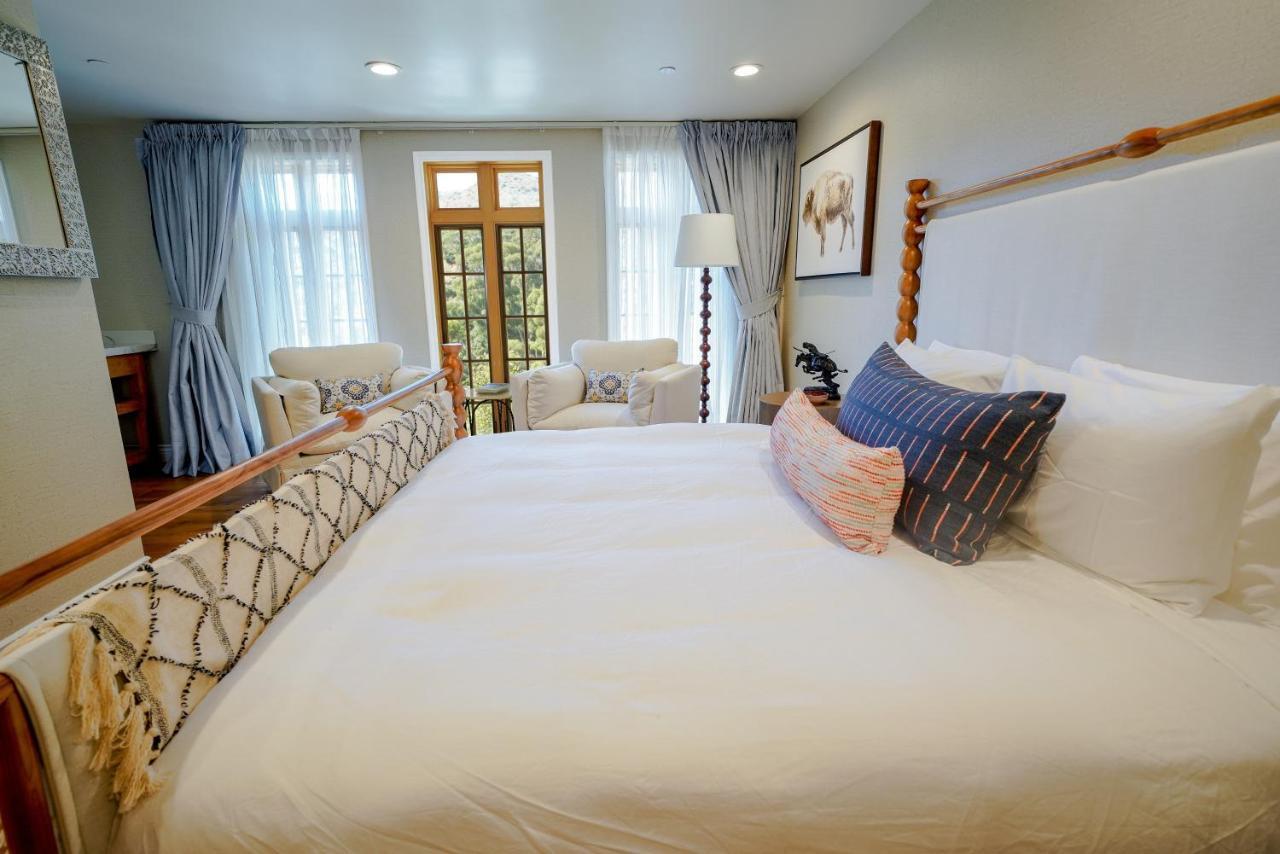 King Room with Mountain View