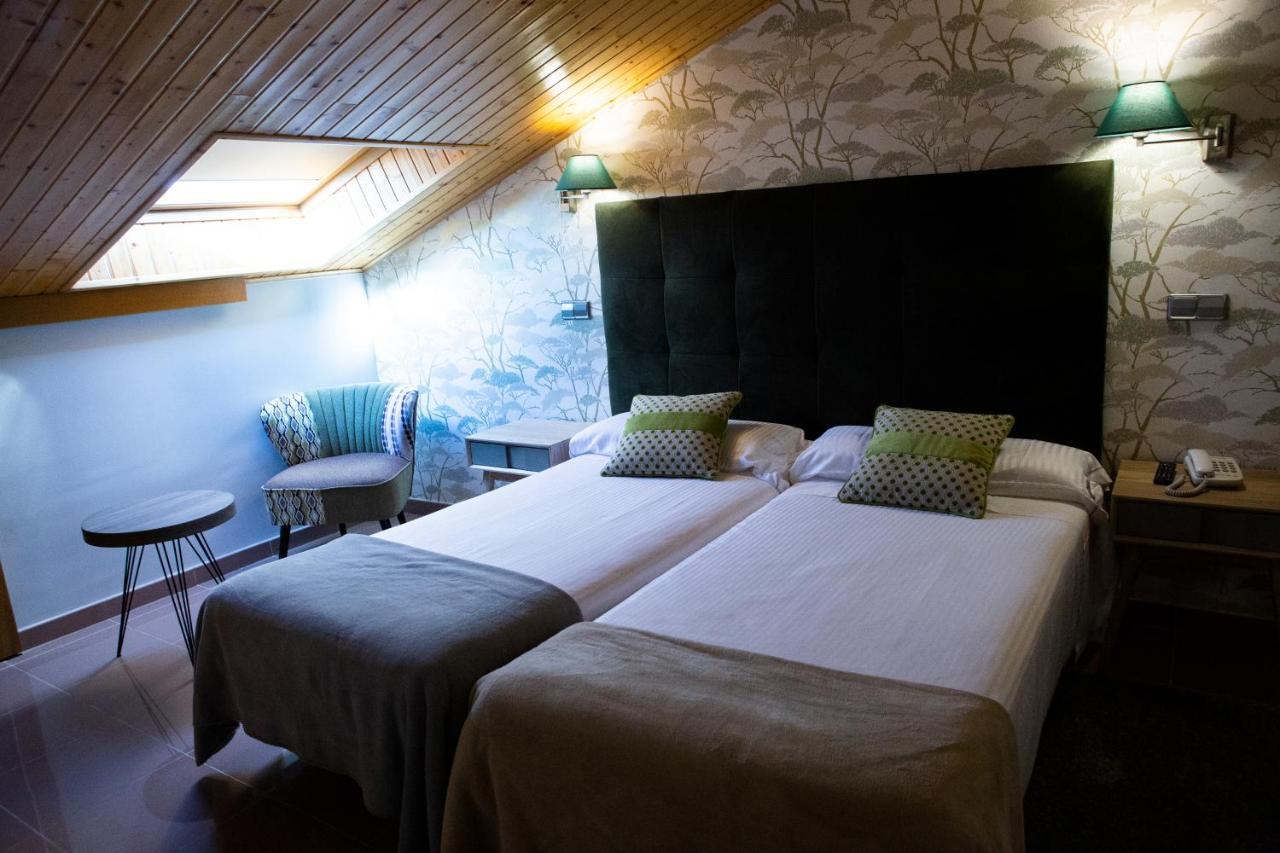 Double Room - Attic,957157912:JPEG