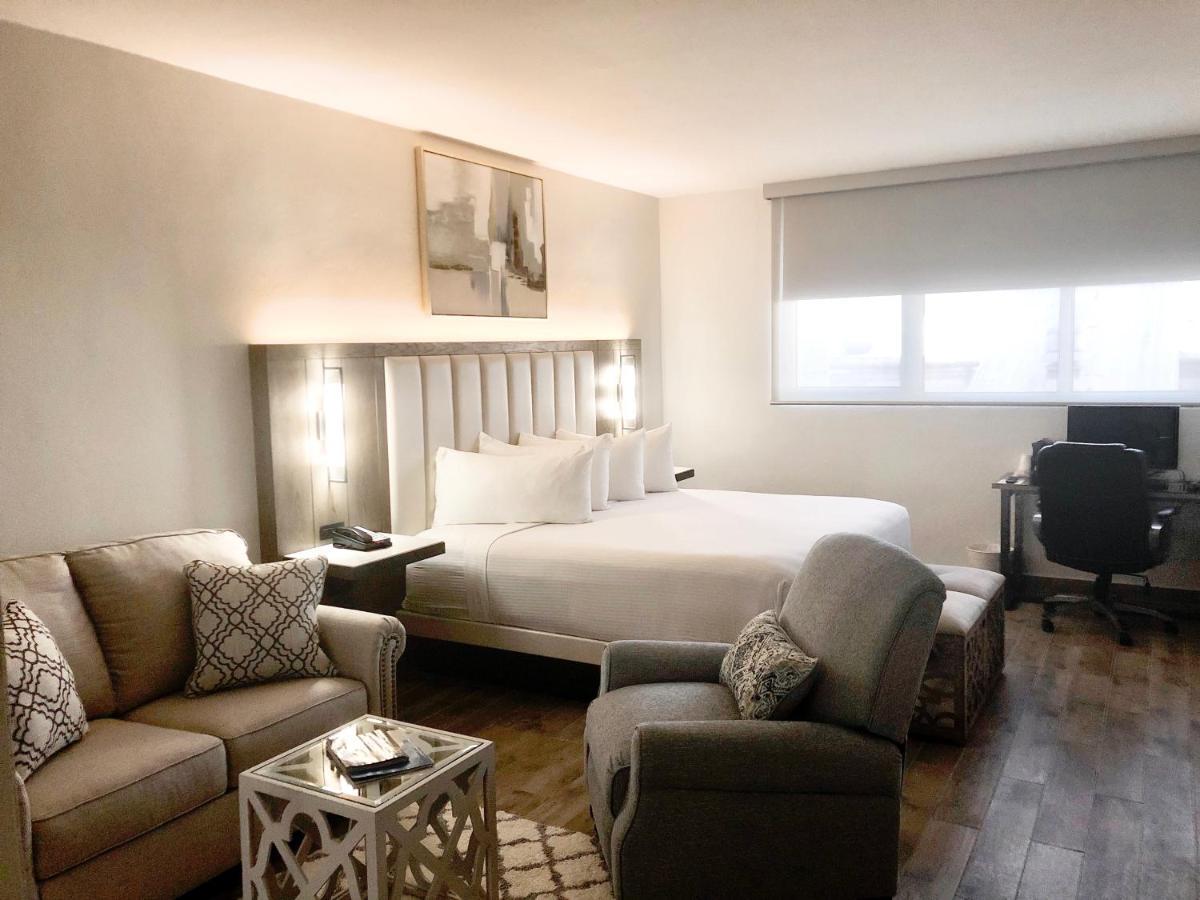 Executive Jr. Suite