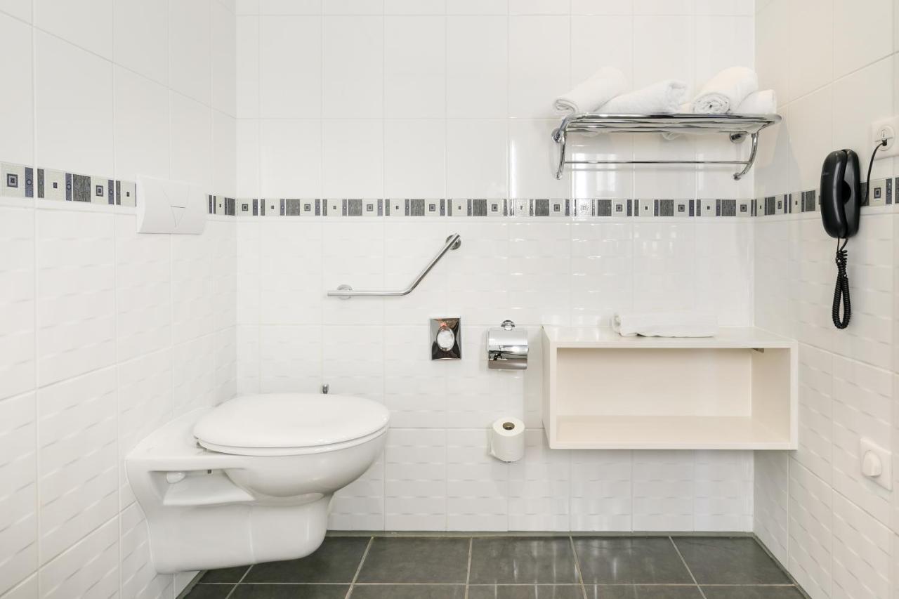 Chambre Double - Accessible aux Personnes à Mobilité Réduite