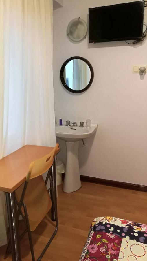 Chambre Simple avec Salle de Bains Commune