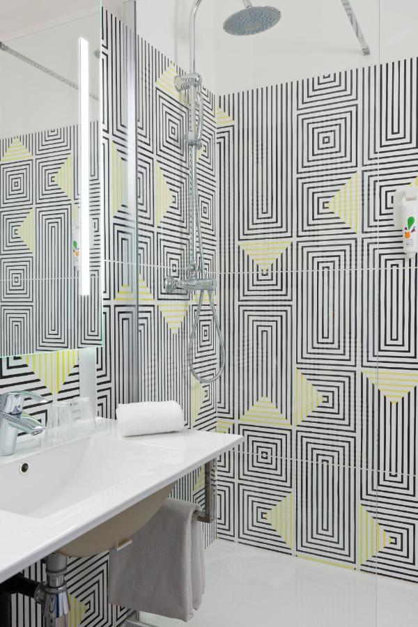 Chambre Standard Avec Trois Lits Simples
