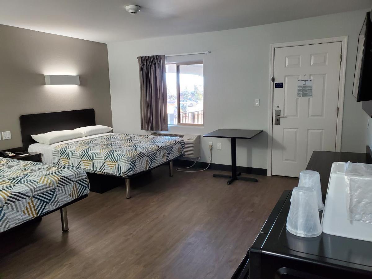 Queen Room with Two Queen Beds - Disability Access - Non-Smoking