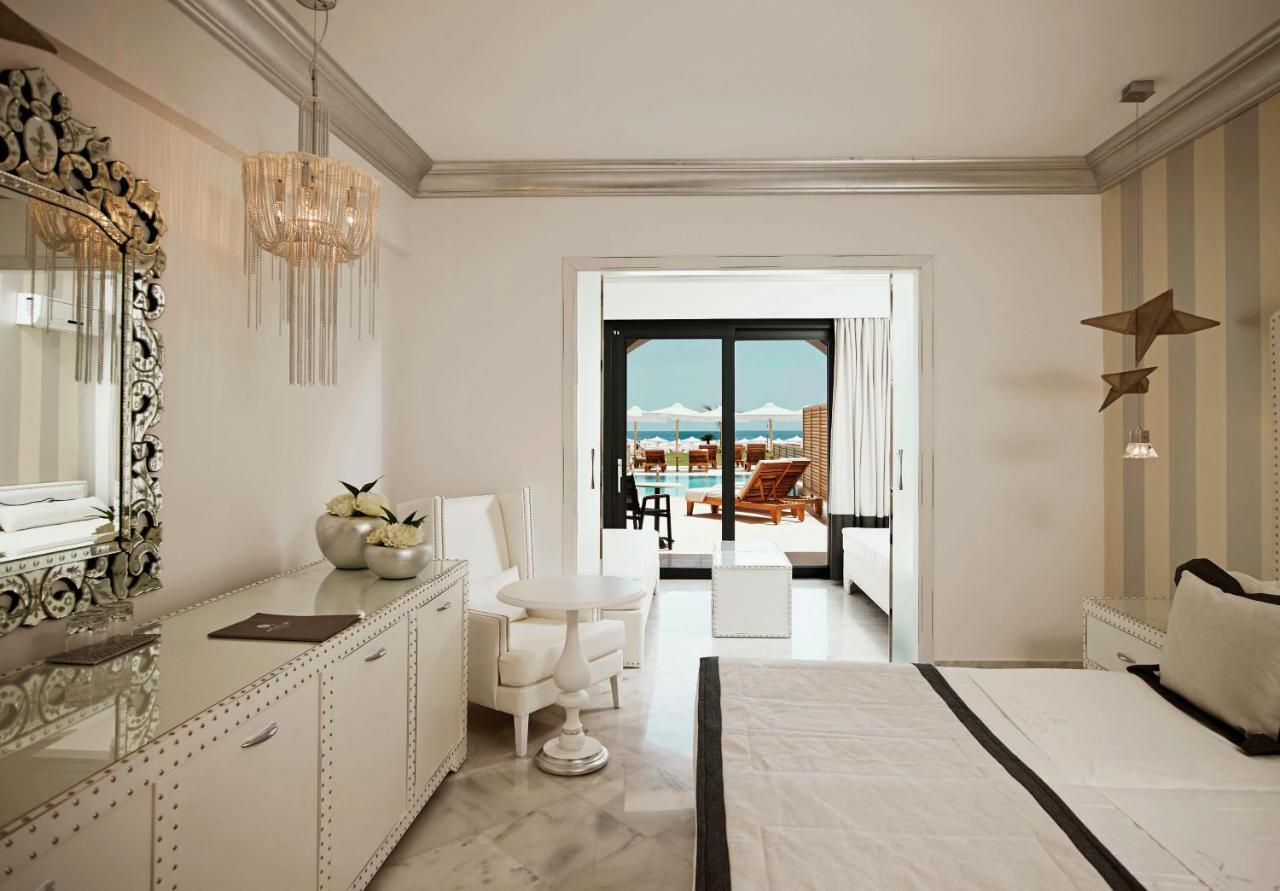 Familienunterkunft mit Meerblick und eigenem Pool
