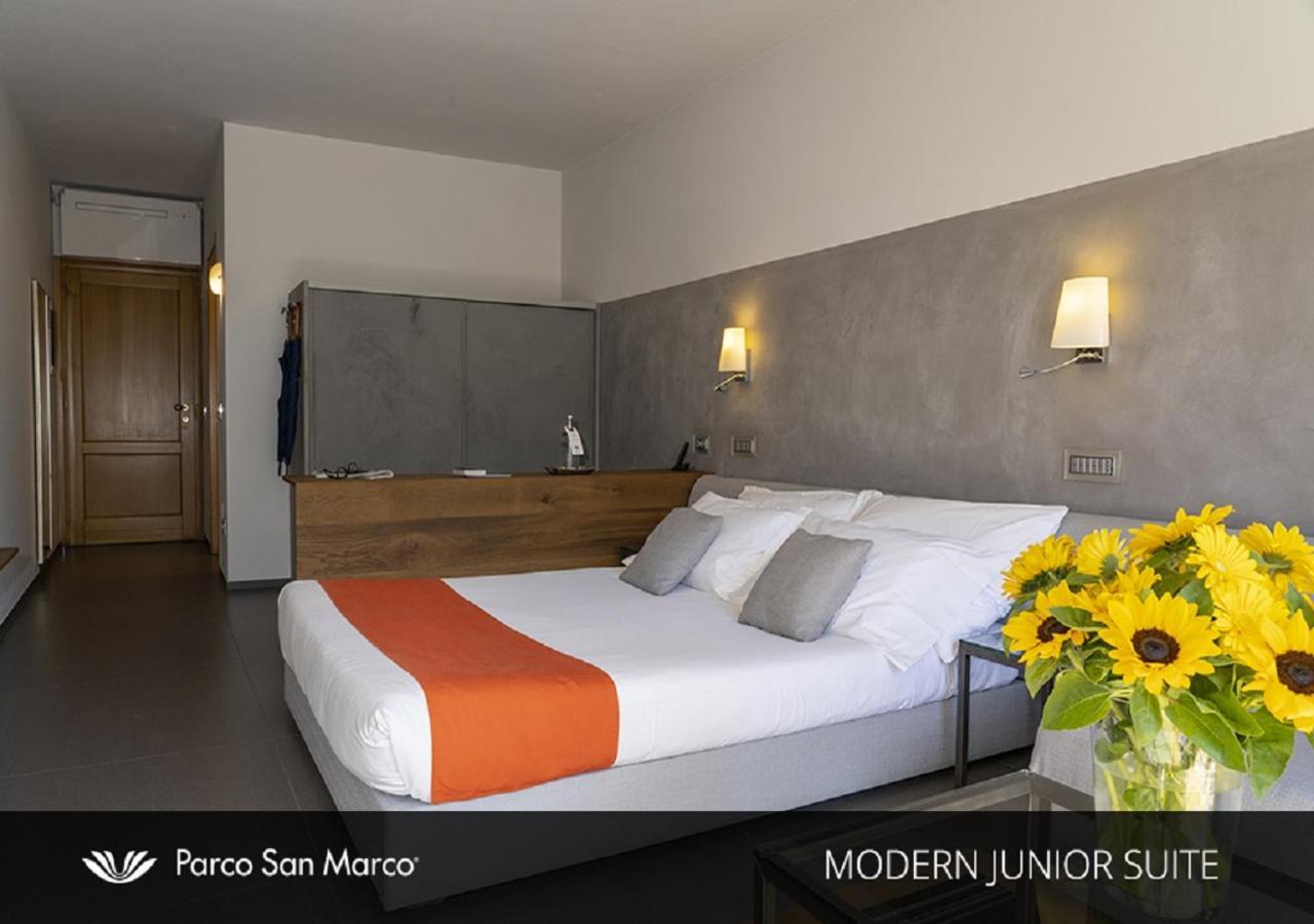 Junior Suite met Gedeeltelijk Uitzicht op het Meer