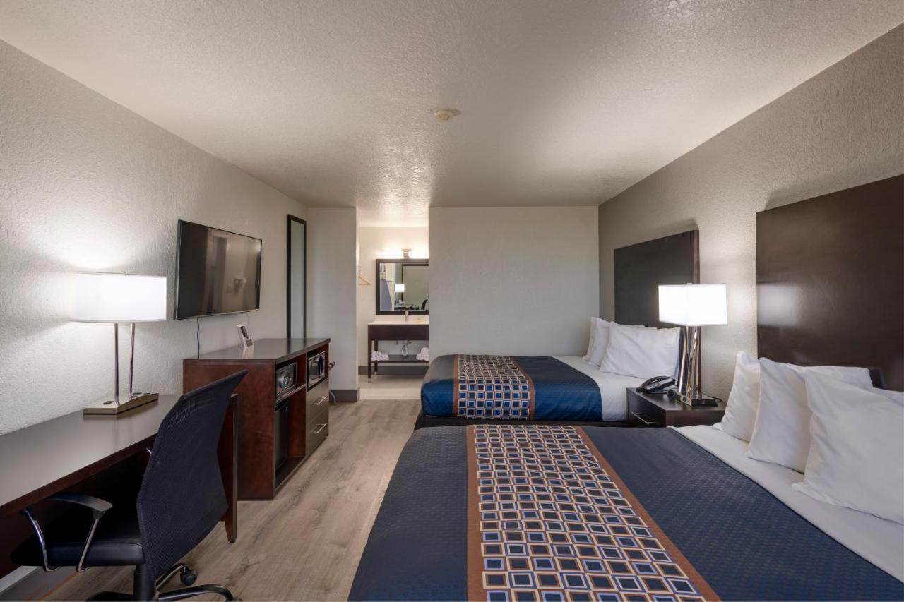Queen Room with Two Queen Beds,969743329:JPEG