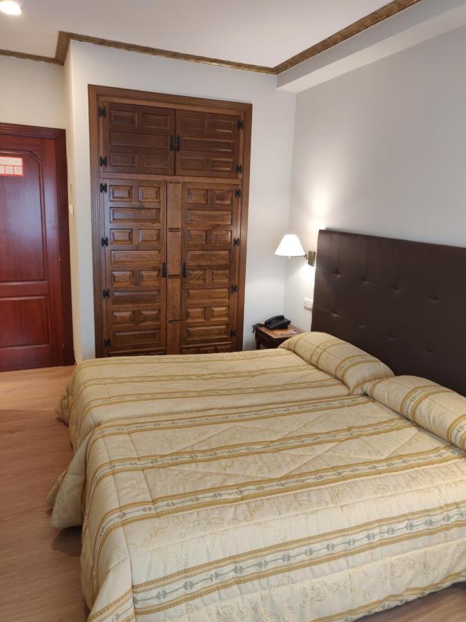 Twin Room,1589453577:JPEG