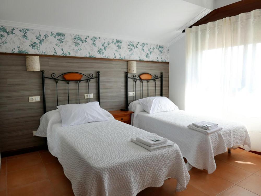 Twin Room with Private Bathroom,1106003871:JPEG
