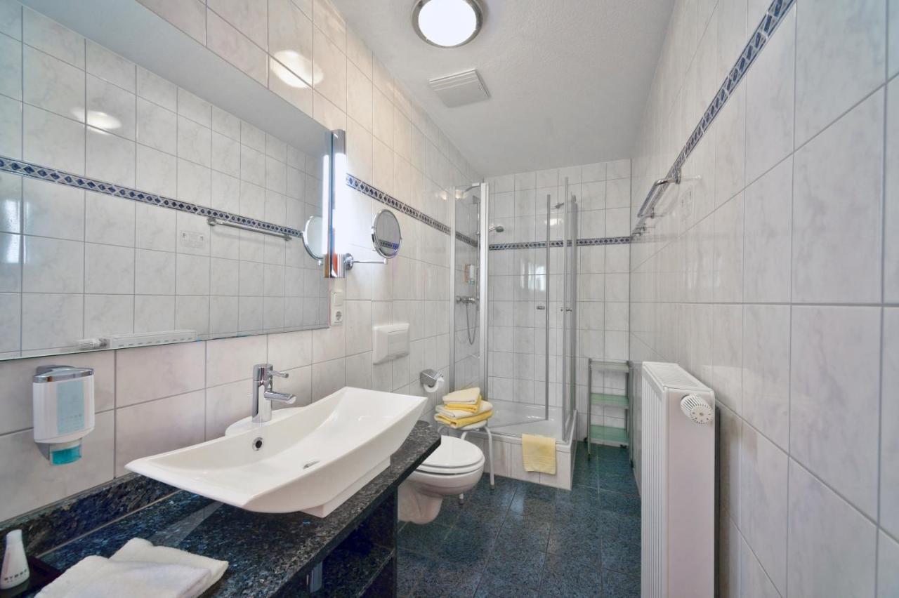 Two-Room Suite,1026280264:JPEG