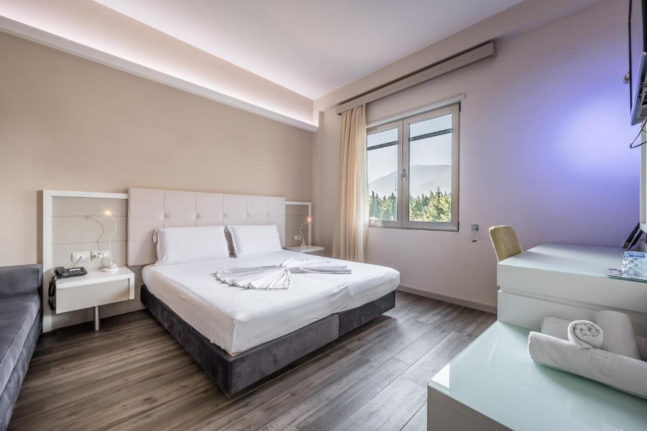 Zweibettzimmer mit Bergblick