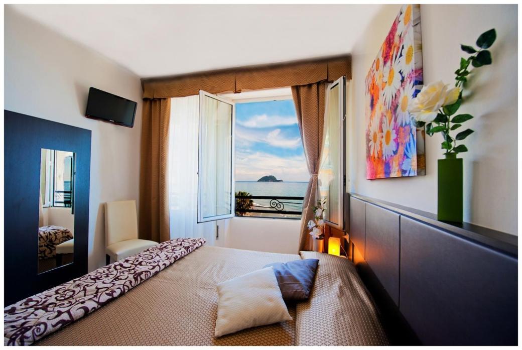 Camera Matrimoniale con Vista Mare