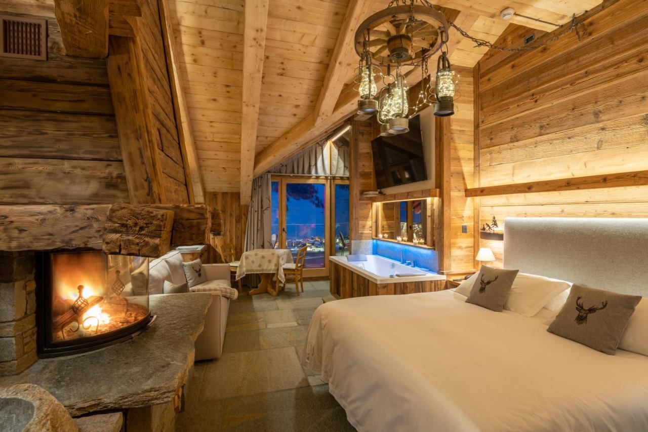 Suite Chalet with Fireplace,970204234:JPEG