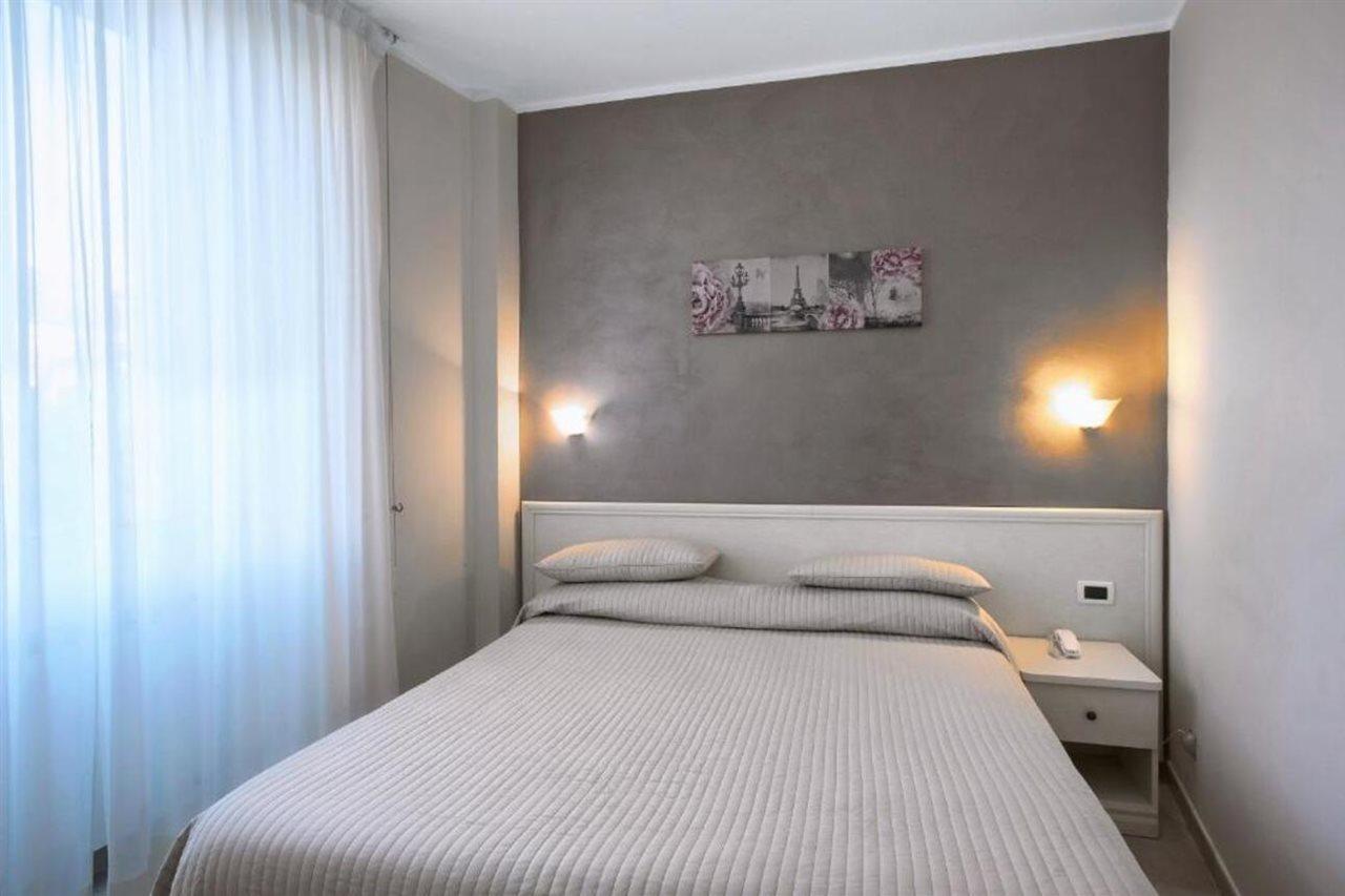 Doppel- oder Zweibettzimmer