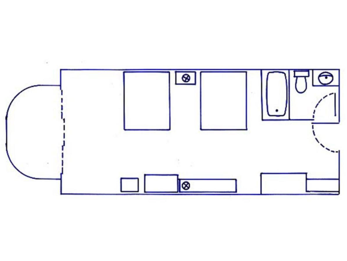 2 Queen Beds with Sofa Bed, Disability Access with Kitchenette Ocean View Efficiency
