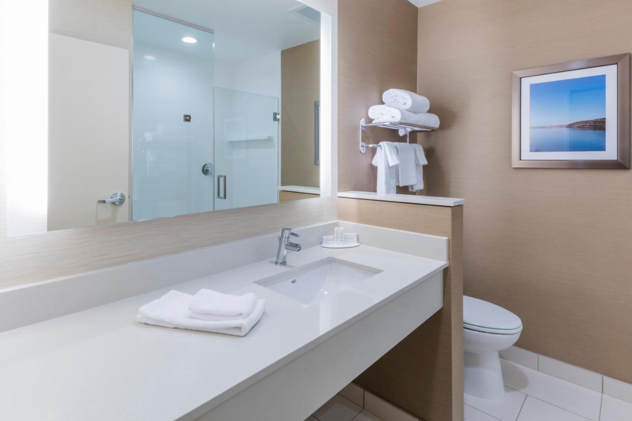 Queen Room with Two Queen Beds - Hearing Accessible