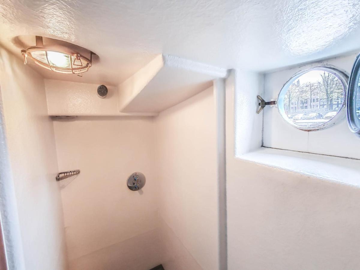 Zweibettzimmer mit Gemeinschaftsbad