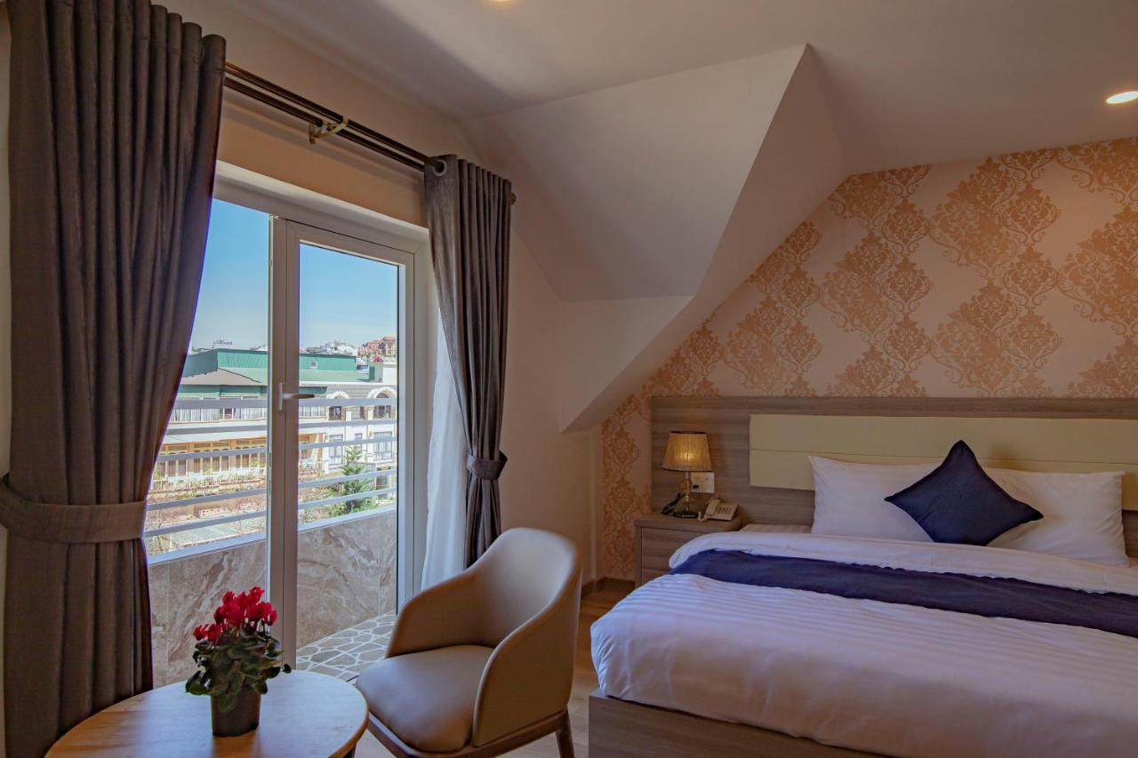 Deluxe Double Room with Balcony