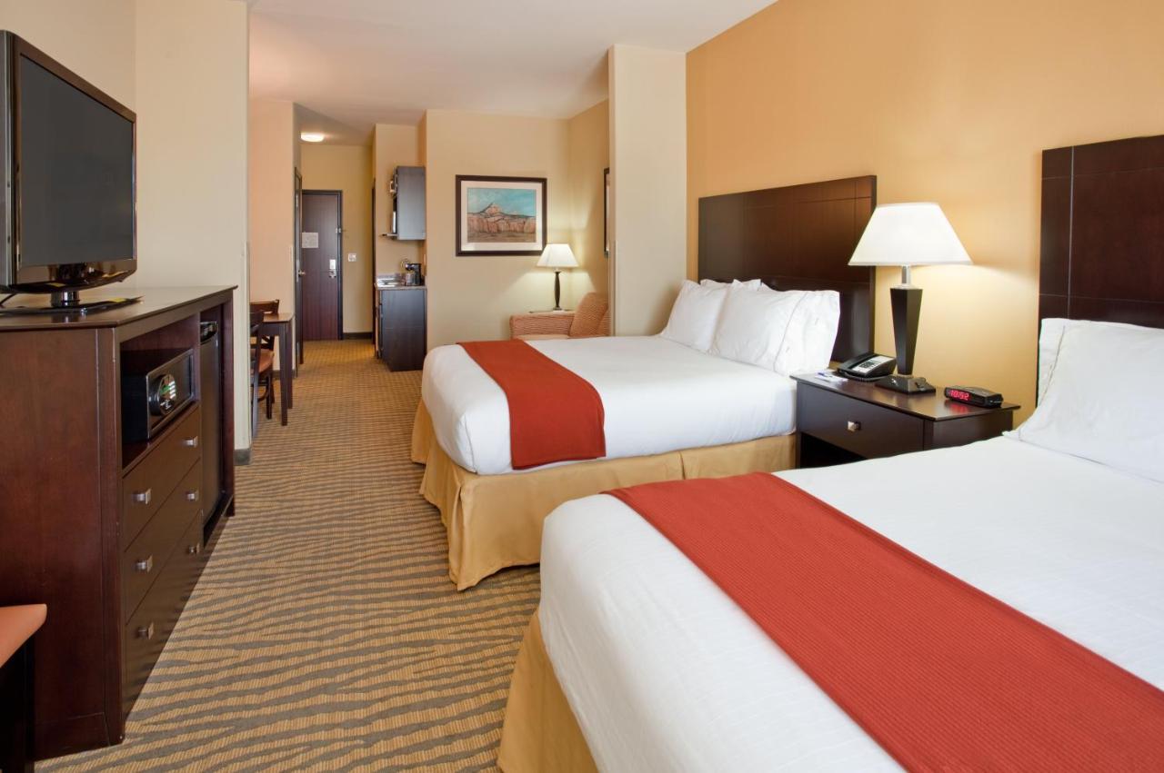 Suite with Two Queen Beds