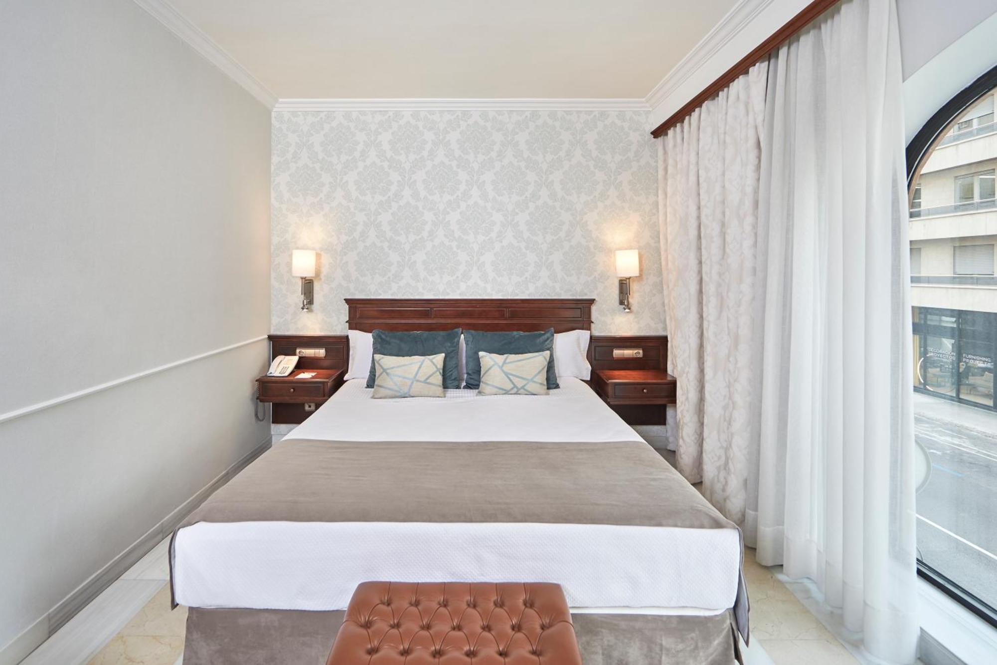 Double or Twin Room (1 Adult),977167459:JPEG