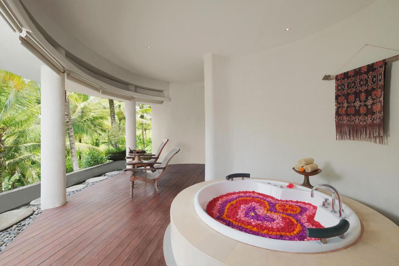 Villa Rice met 2 Slaapkamers, Terras, Zwembad, Jacuzzi en Woonkamer