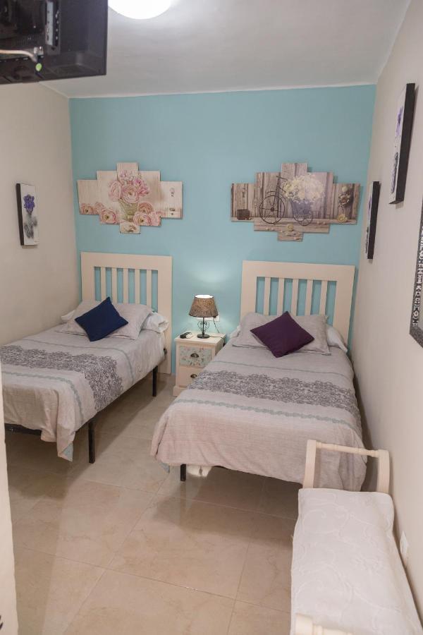 Chambre Lits Jumeaux avec Salle de Bains Privative