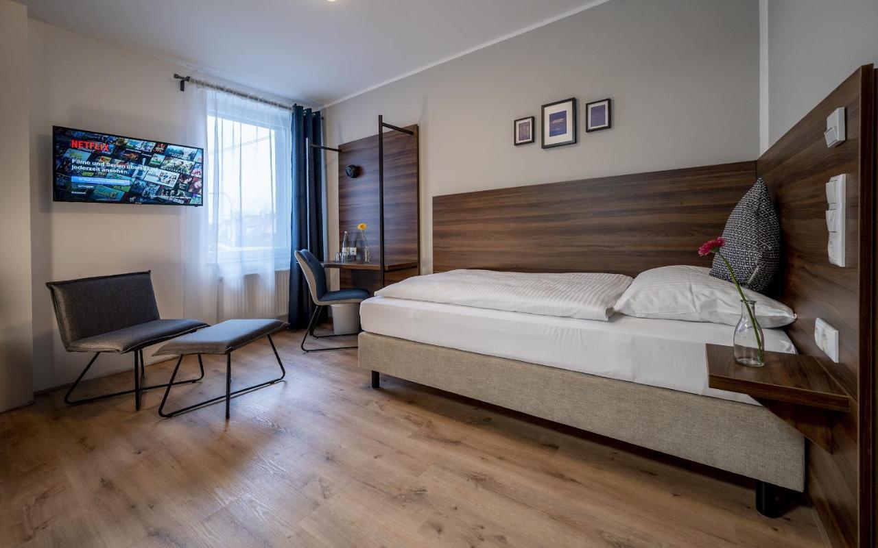 Single Room,982410973:JPEG