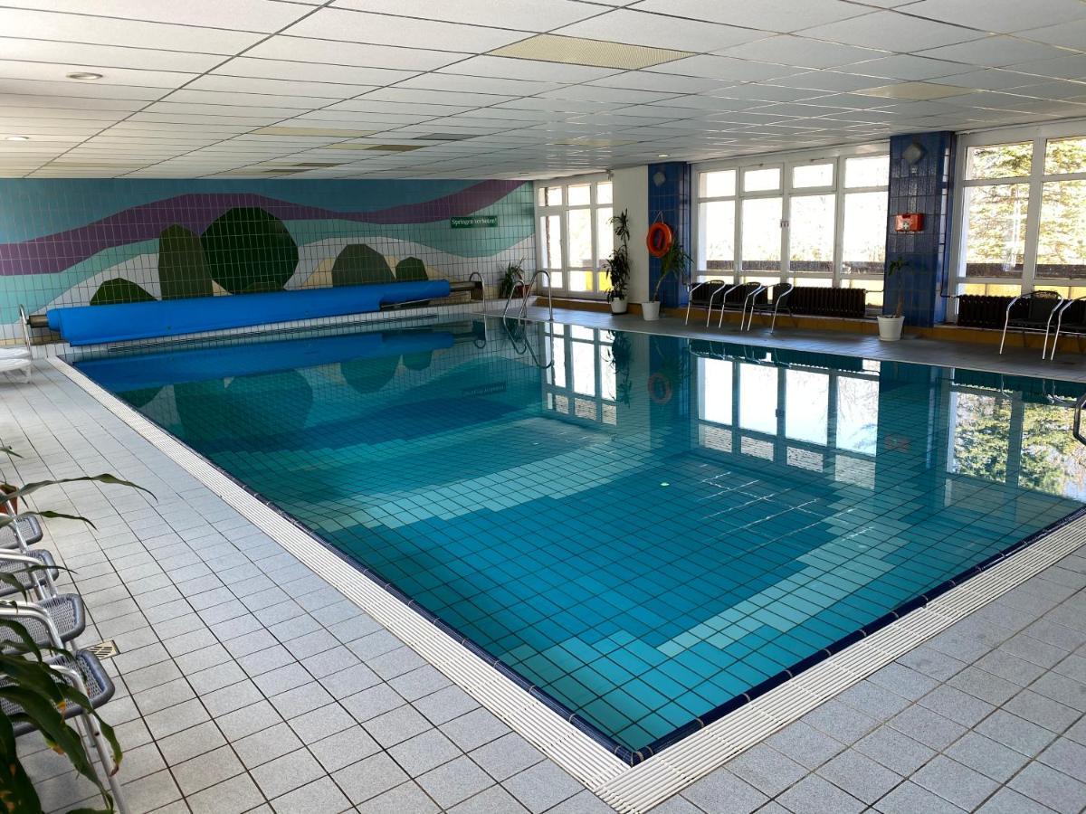 Dreibettzimmer mit Badewanne