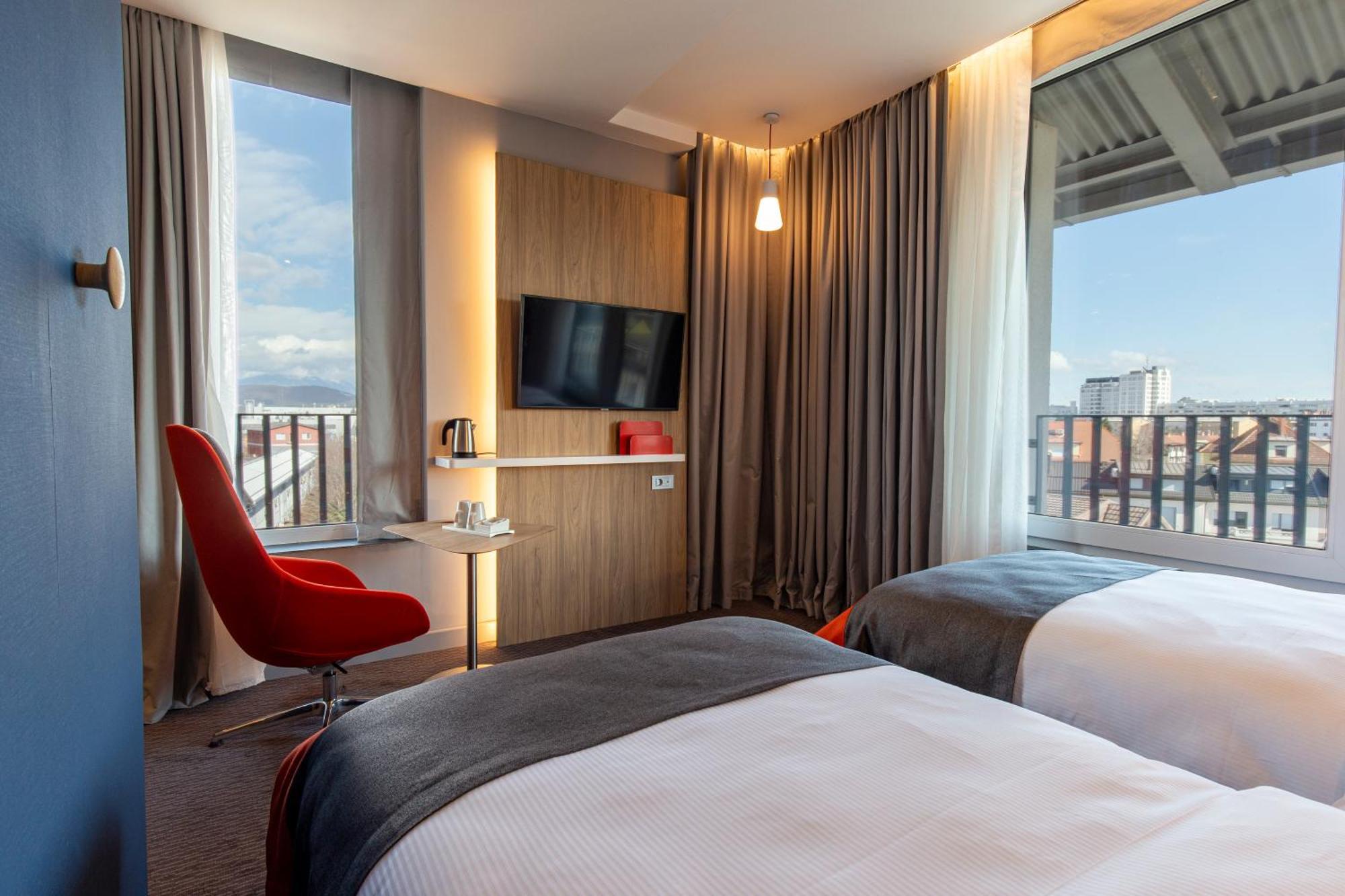 Standard Twin Room with Free Breakfast