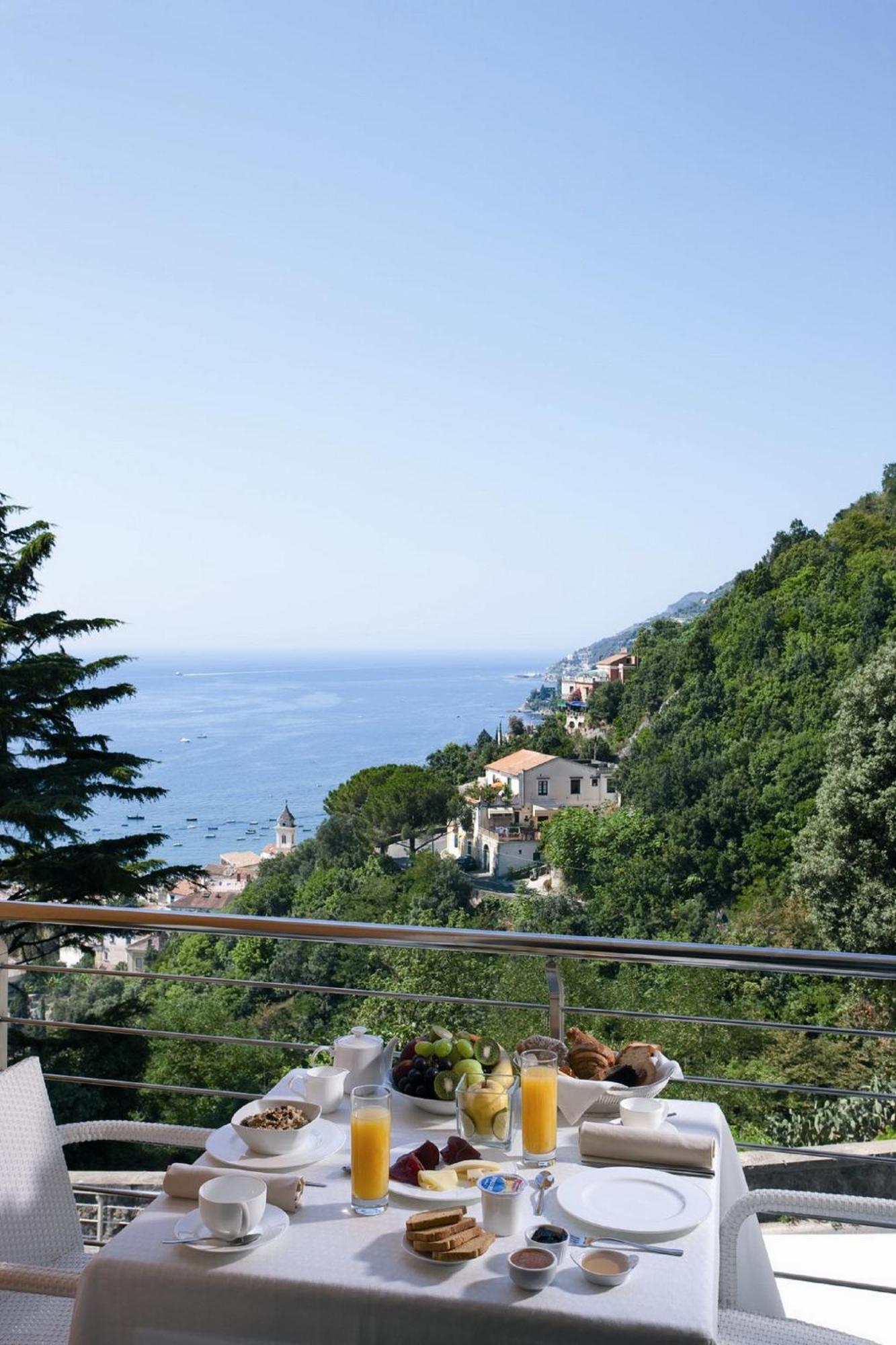 Camera Matrimoniale Deluxe con Vista Mare Parziale