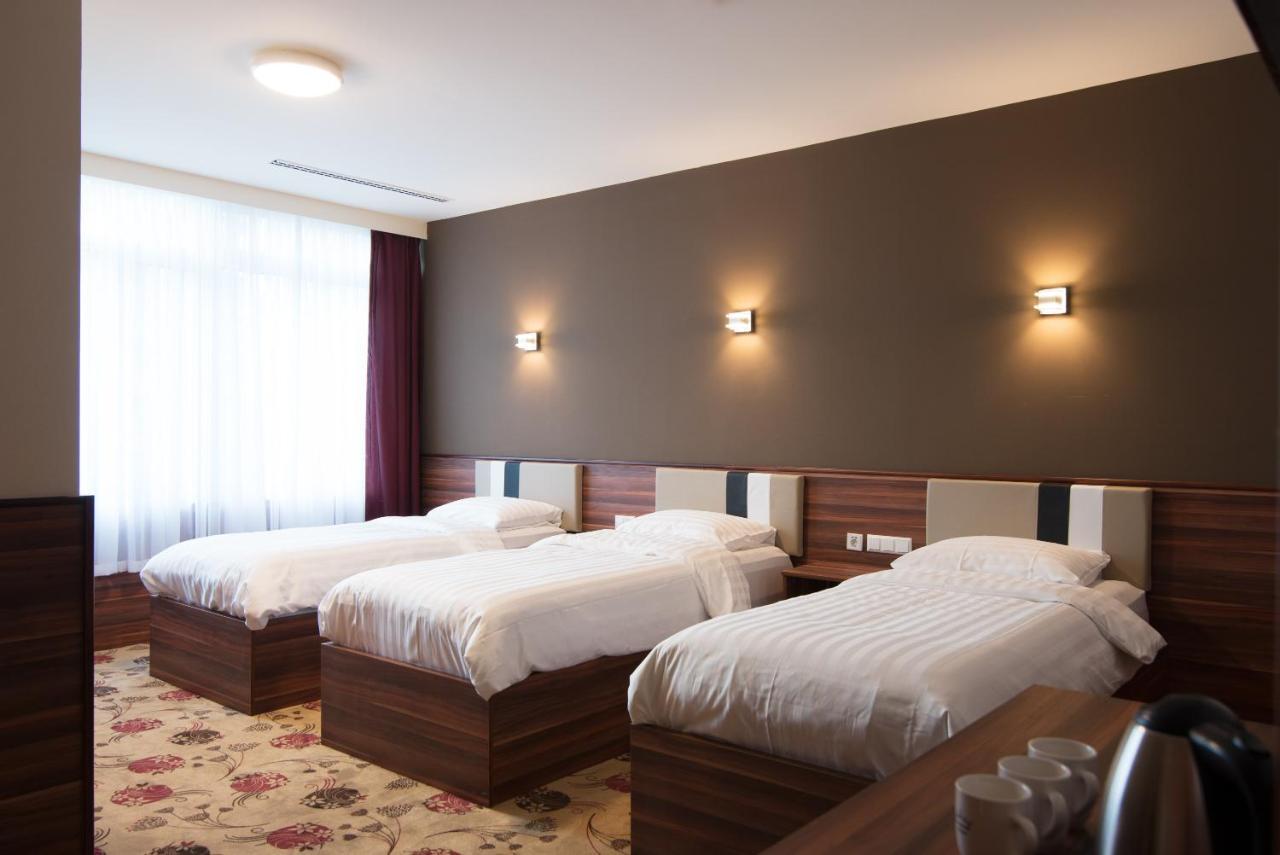 Driepersoonskamer met Eigen Badkamer