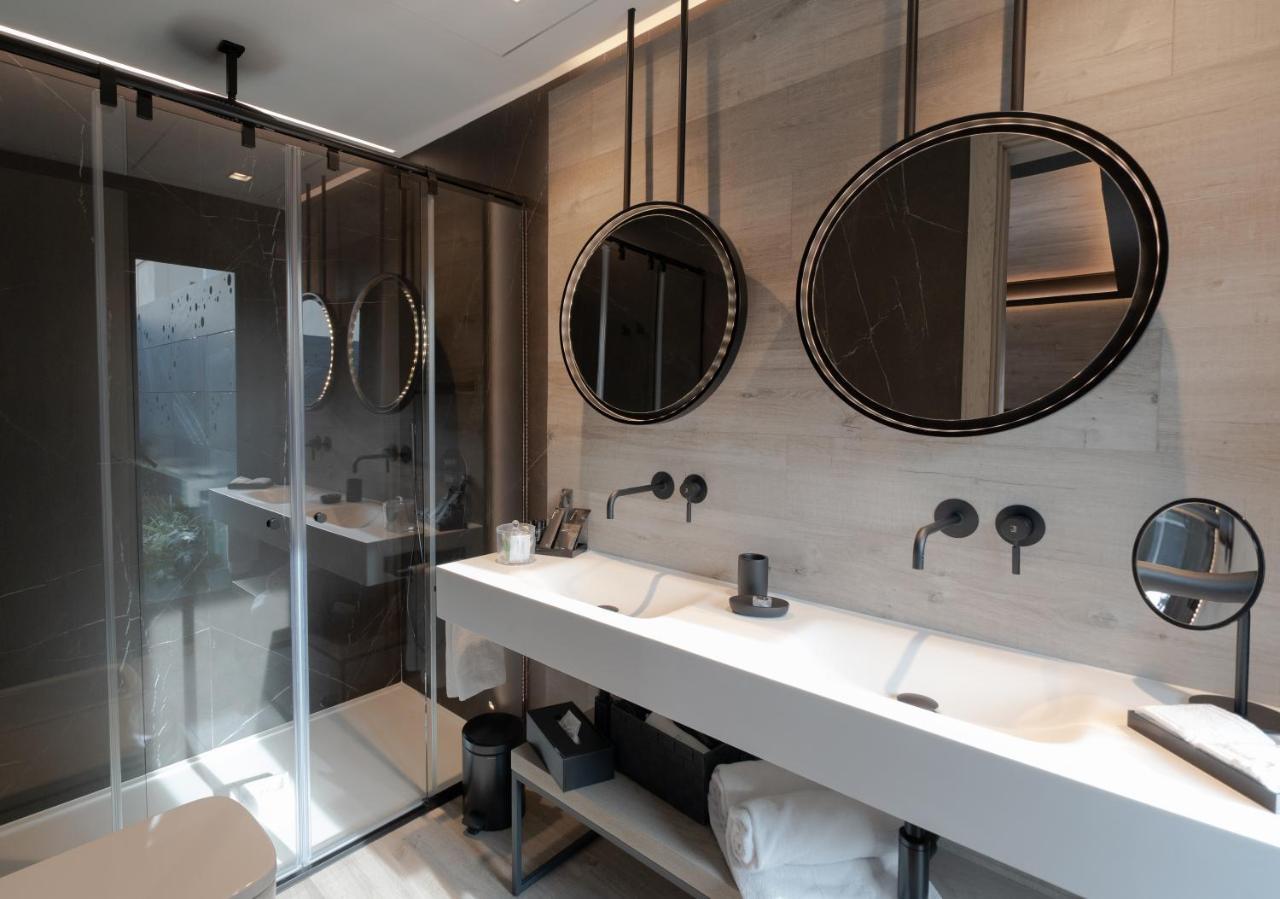 Habitación del ático con terraza y jacuzzi