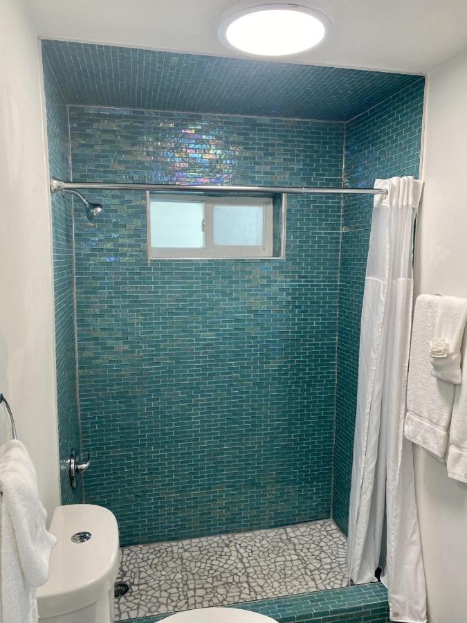 Ocean Front King Suite - Full Kitchenette