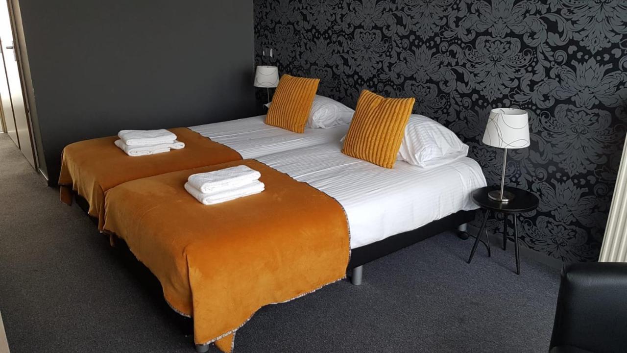 Tweepersoonskamer met 2 Aparte Bedden