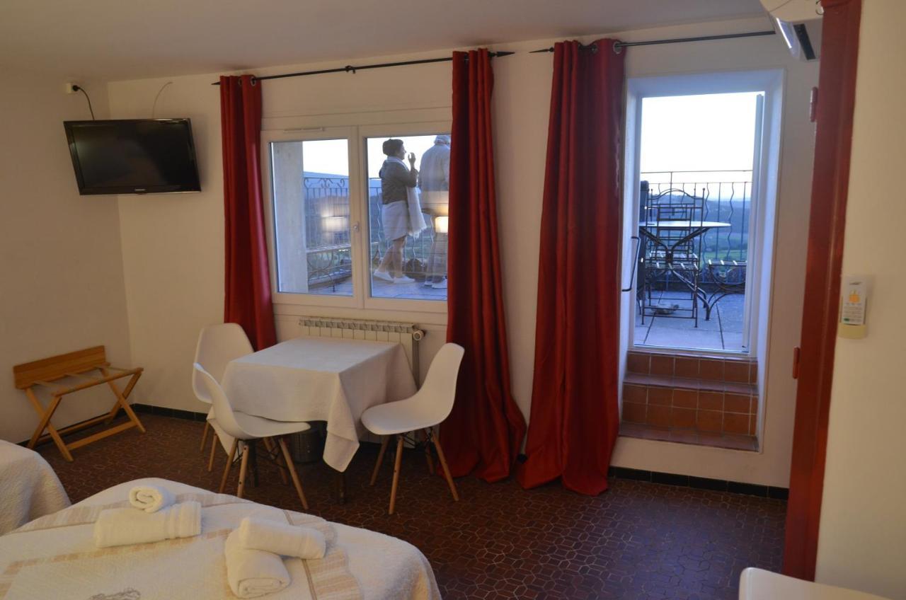 Chambre Triple avec Terrasse