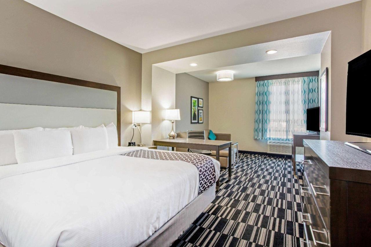 Executive King Room with Sofa Bed
