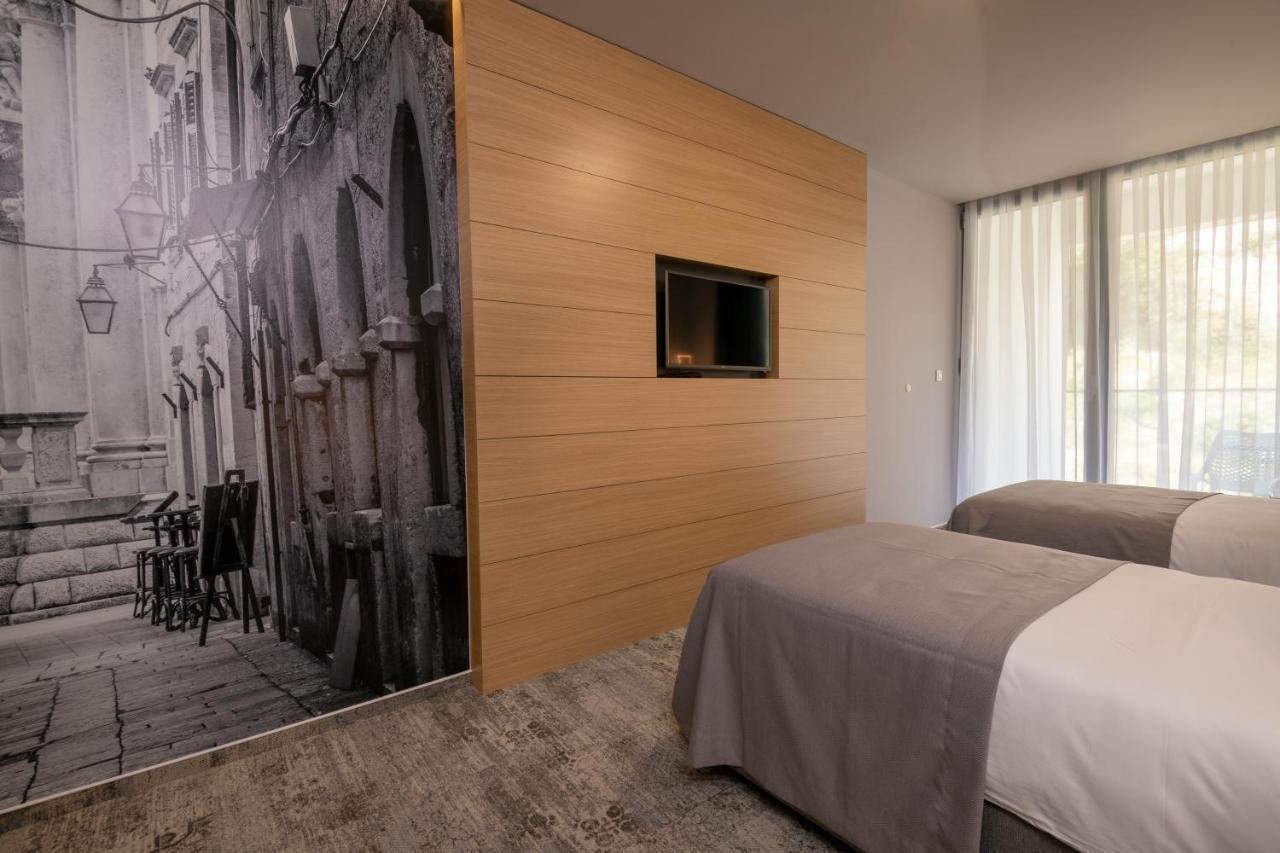 Deluxe Doppel-/Zweibettzimmer