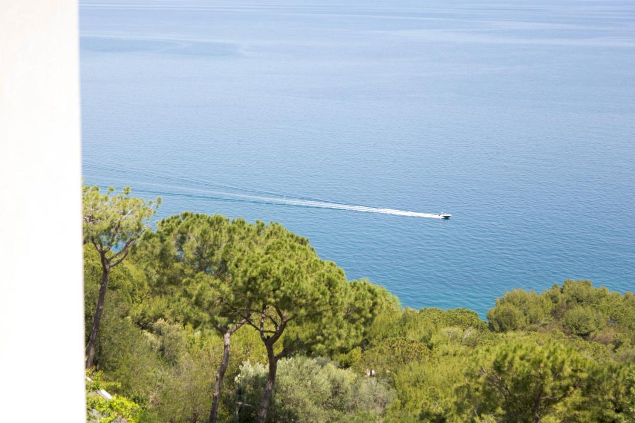 Camera Tripla Superior con Vista Mare