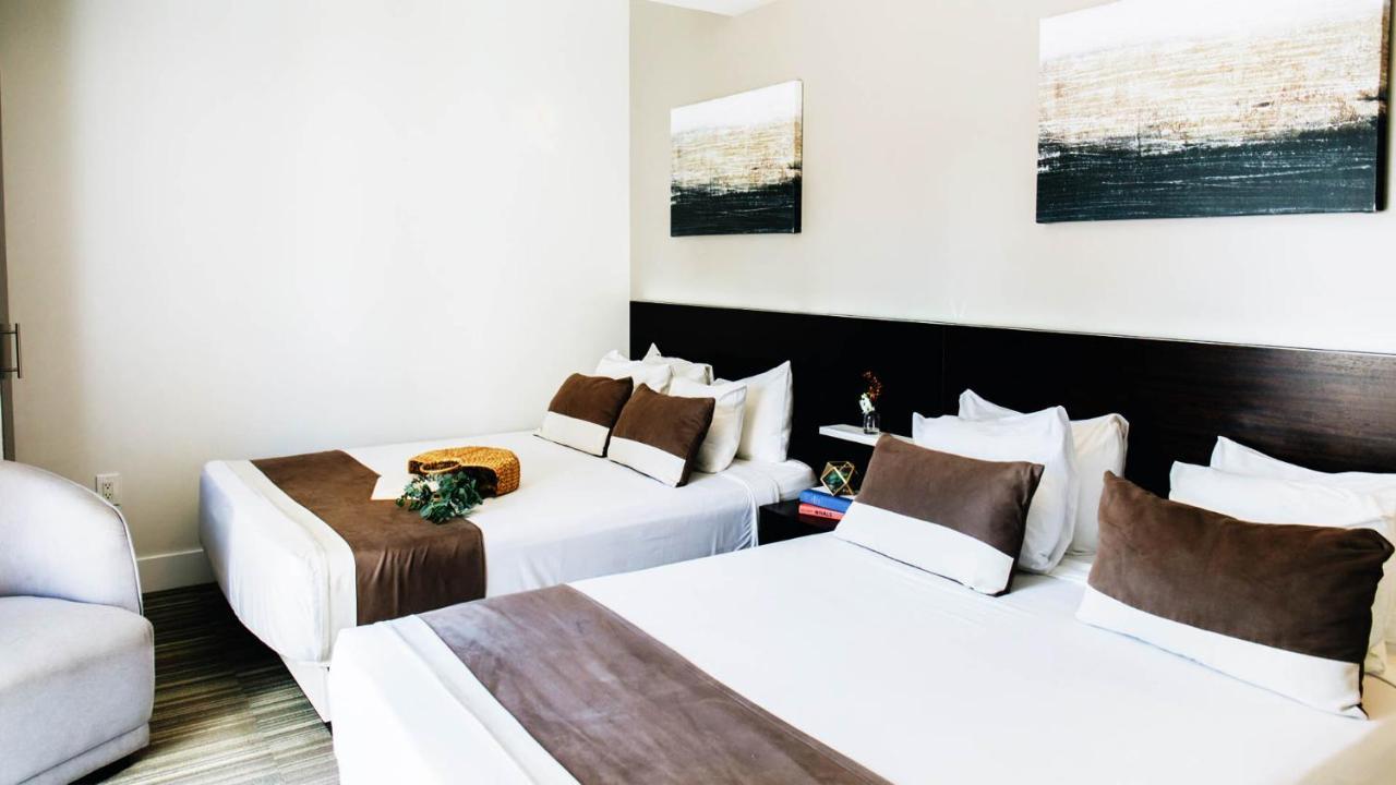 Standard Double Queen Room