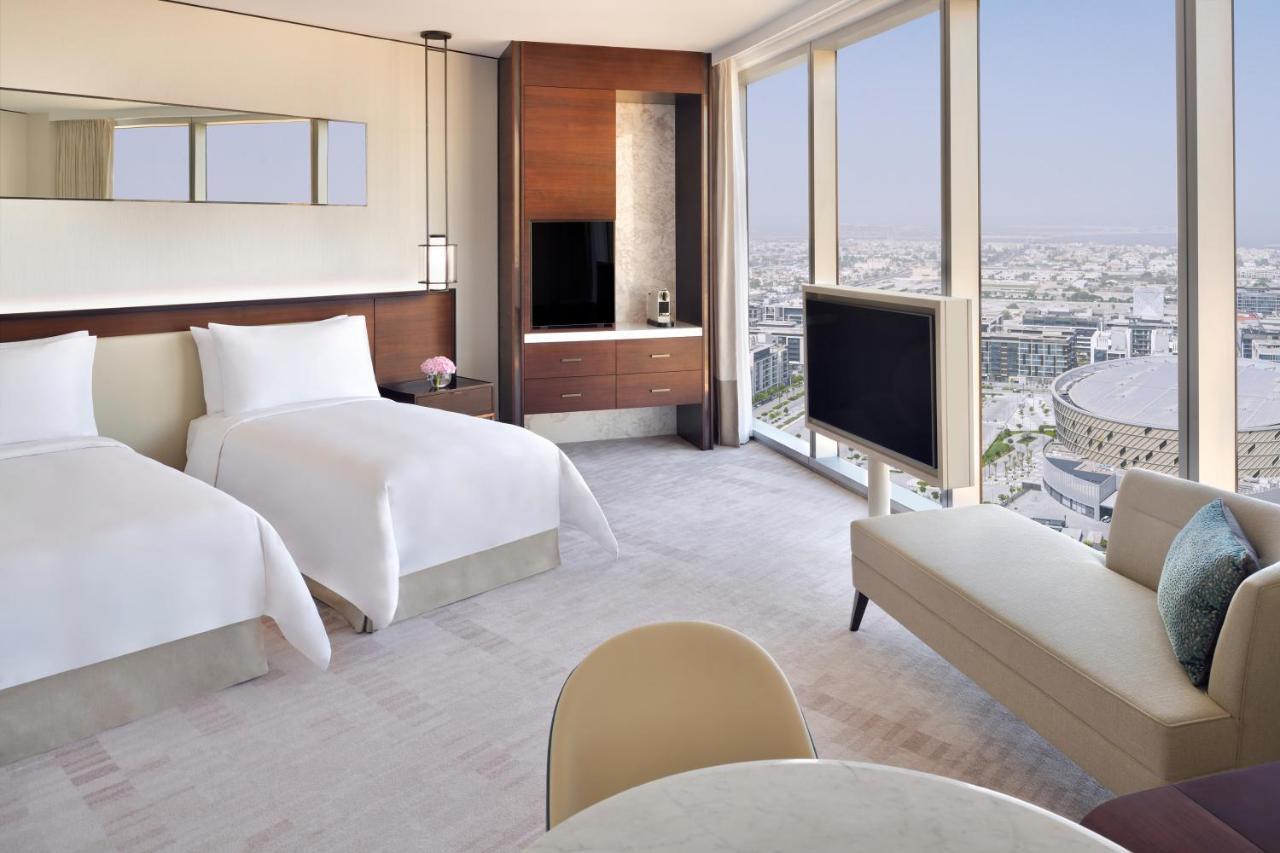 Premier Zimmer mit zwei Einzelbetten – Exklusiver Zugang zum Infinity-Pool auf Ebene 54