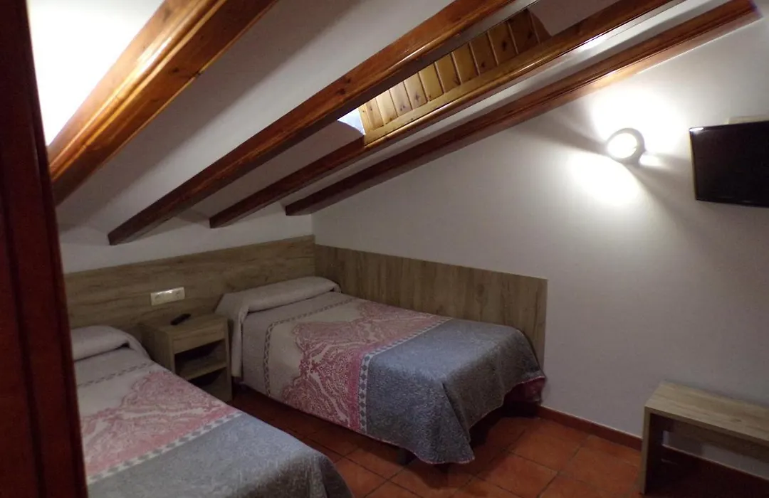 Hostal Serruchi-1