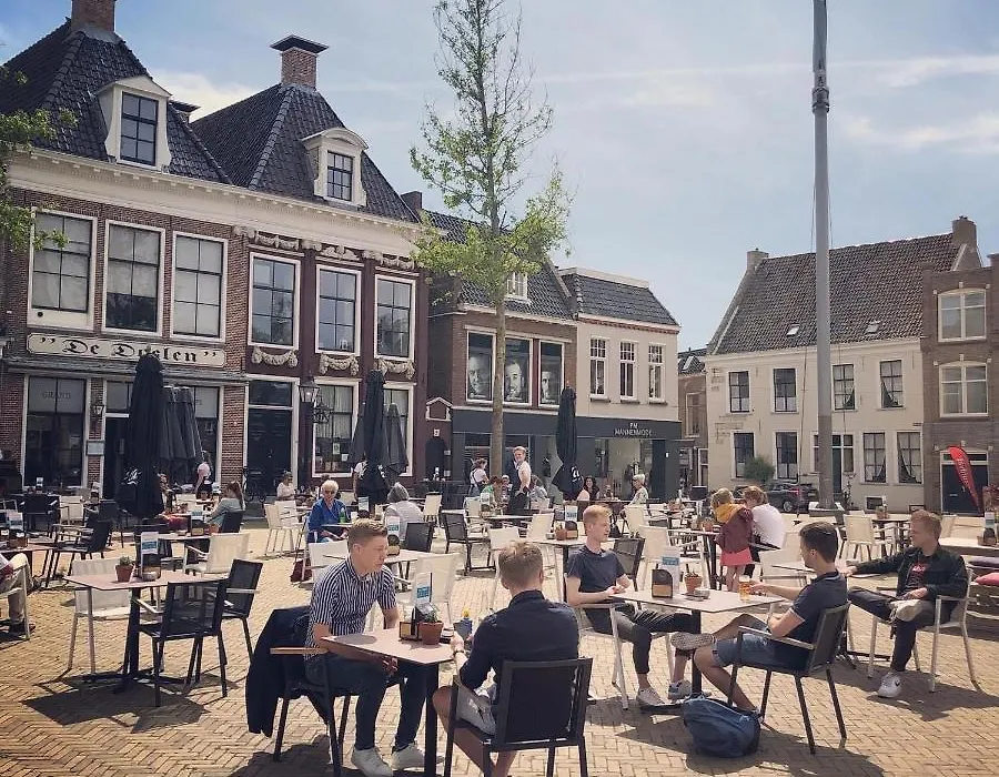 Hotel Grandcafe De Doelen-1