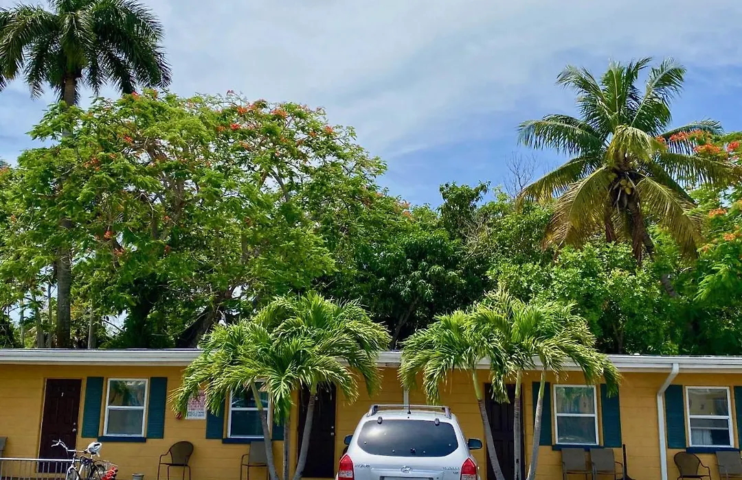 Glades Motel - Naples-1