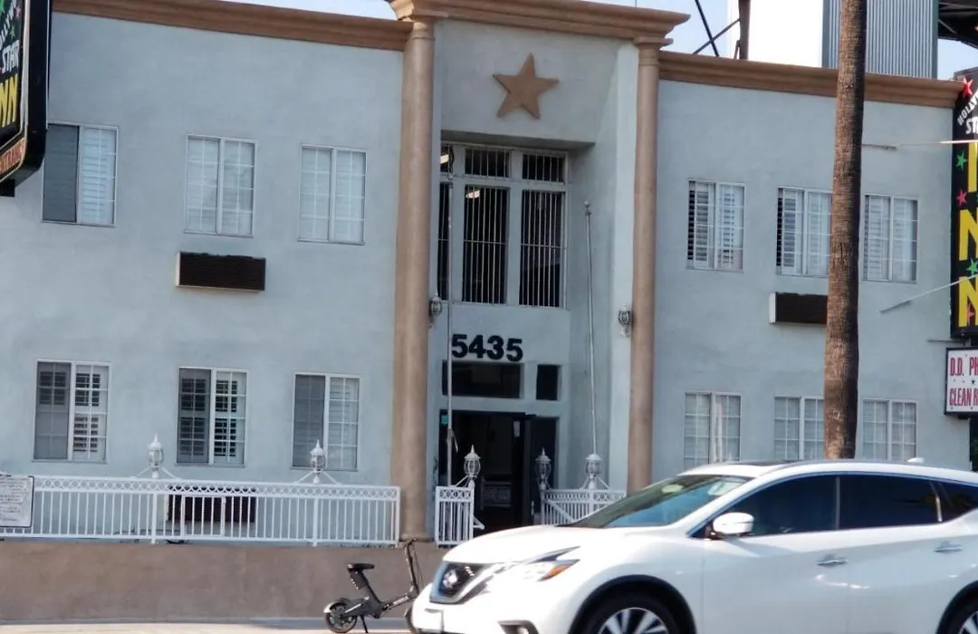 Hollywood Stars Inn-1