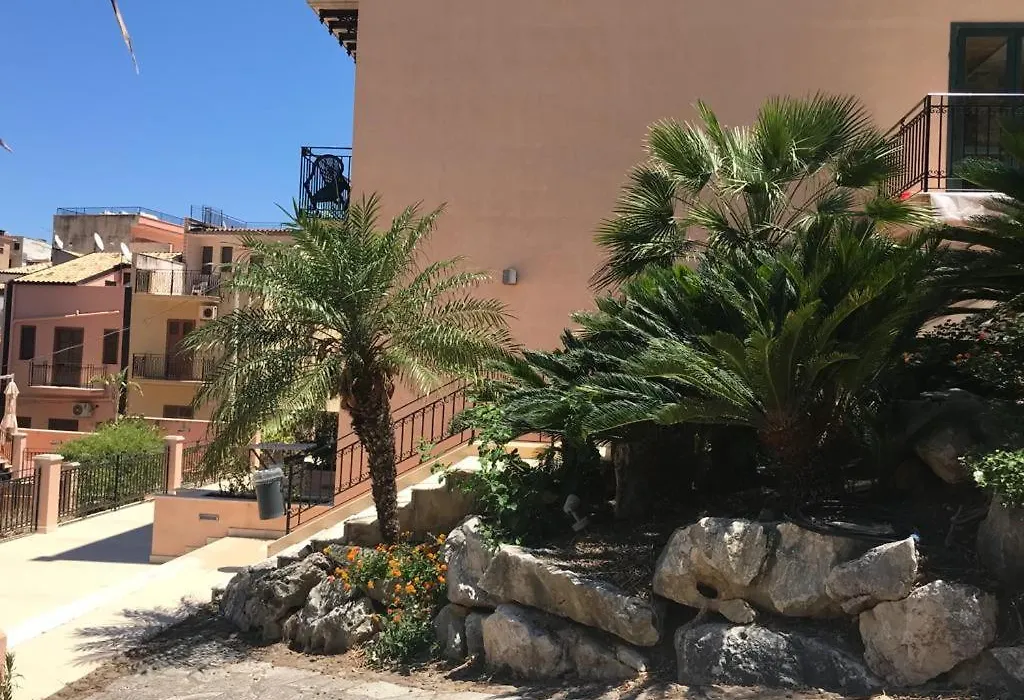 Castellammare Smart Rooms-1