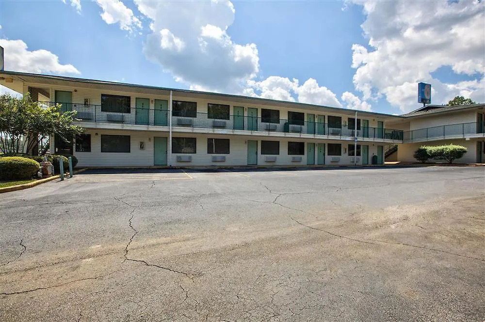 Luxury Inn By Oyo Albany-1