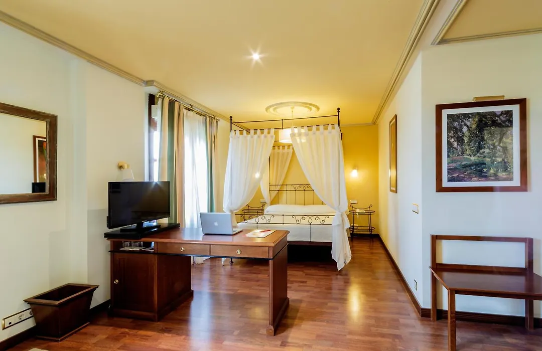 Hotel Azofra-1