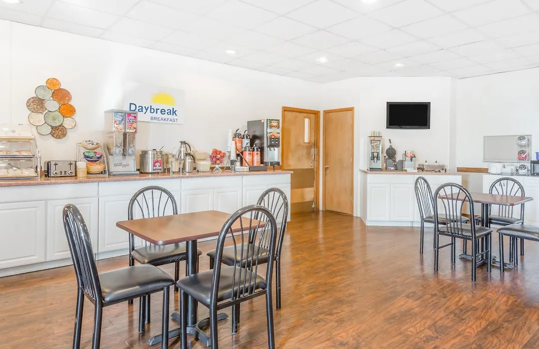 Days Inn By Wyndham St Clairsville-1